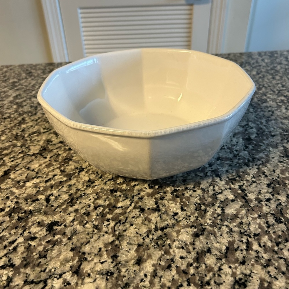 White American living bowl